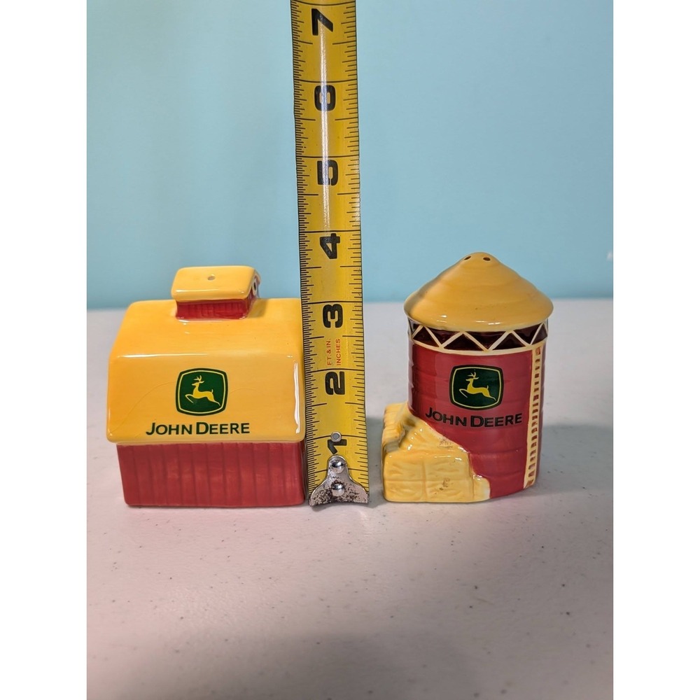 John Deere Farm Barn Silo Ceramic Salt and Pepper Shakers Set - Picture 3 of 10